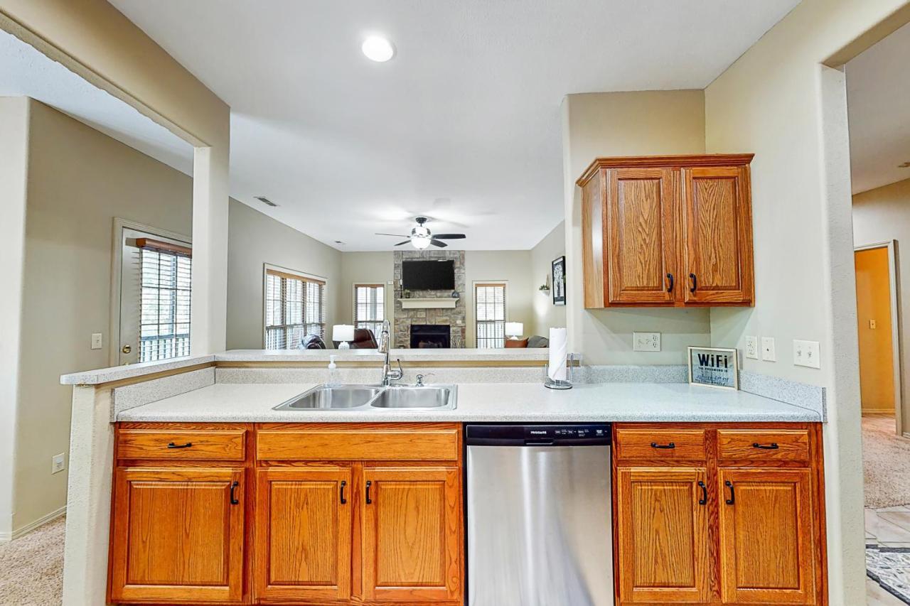 Stonebridge Hideaway Apartment Branson West Exterior photo